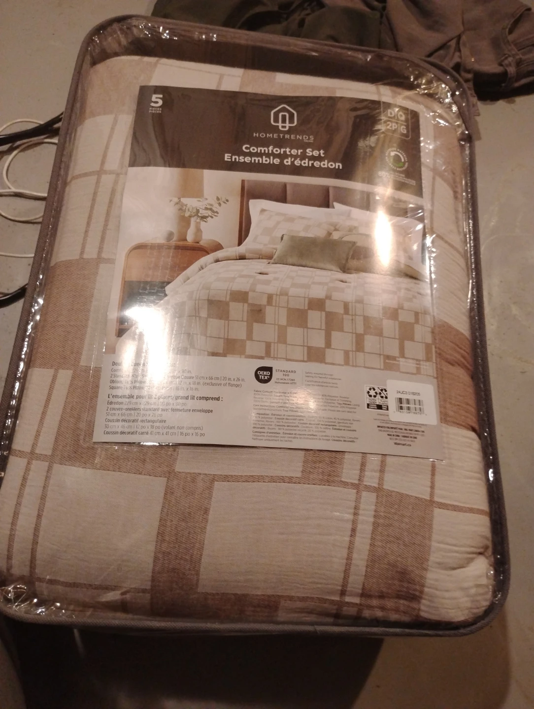 Hometrends 5-Piece Comforter Set - Queen Size