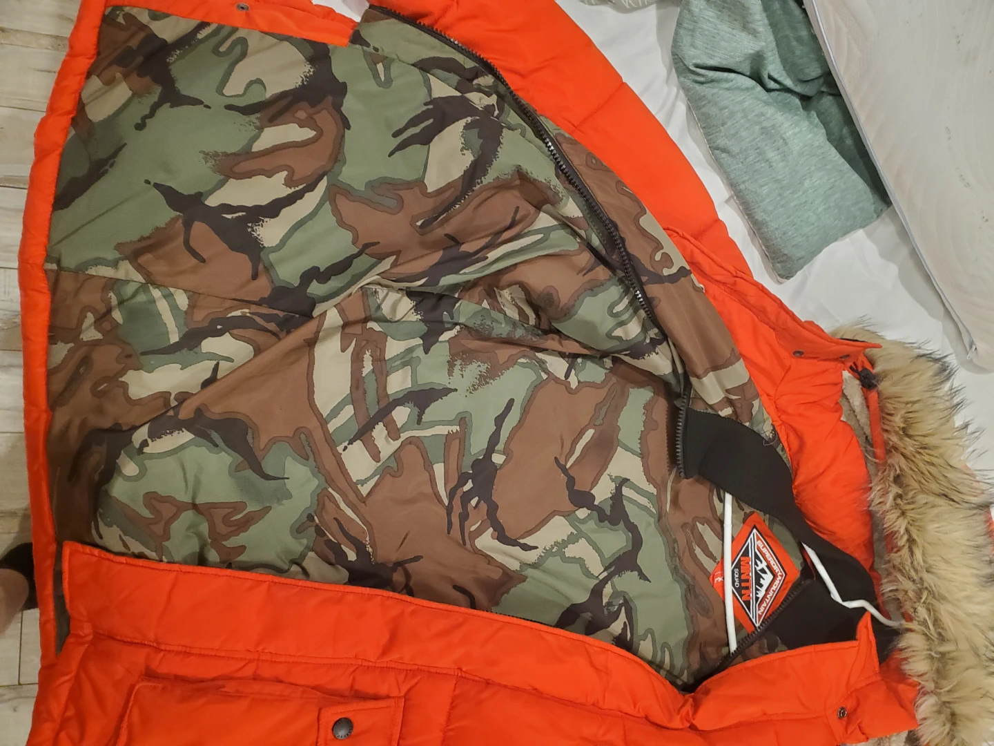 Superdry Mountain Squad Orange Jacket - Size XL - photo 4