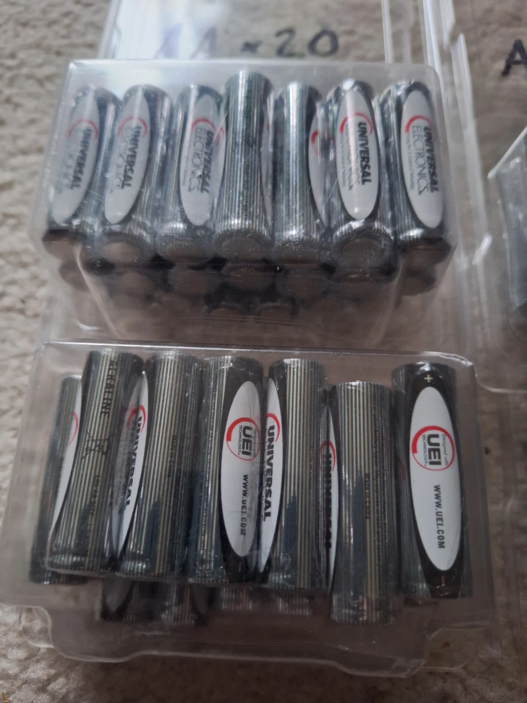 NEW 20-pk Universal Electronics AA Batteries 🔋 - photo 2