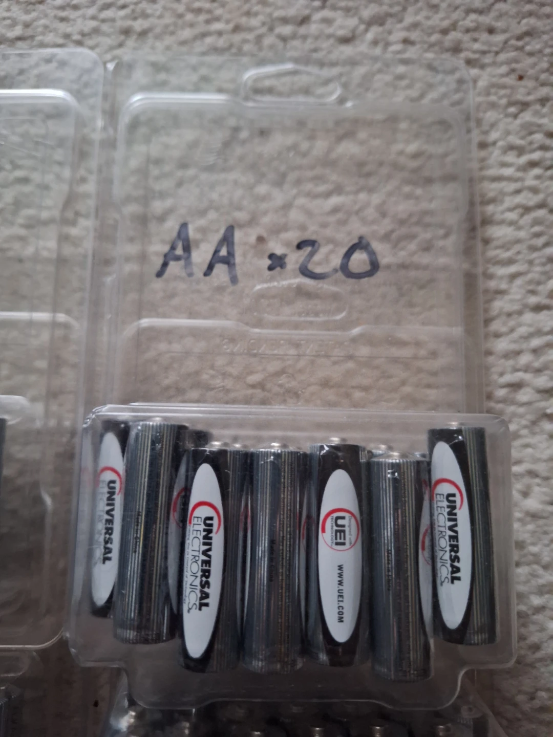 NEW 20-pk Universal Electronics AA Batteries 🔋 - photo 3