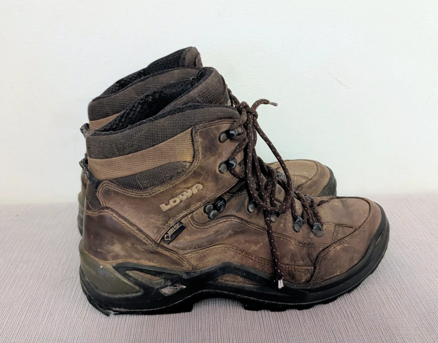 Lowa Brown Leather Hiking Boots - Men's Size 9