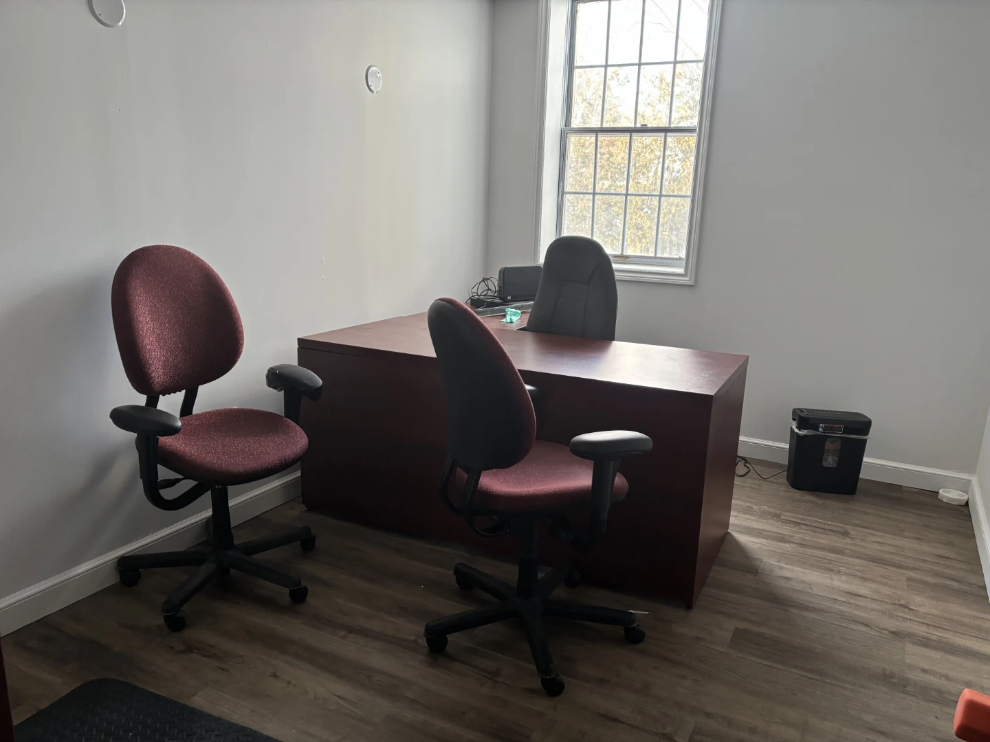 Office Furniture - Desks, Chairs, Cabinets - photo 3