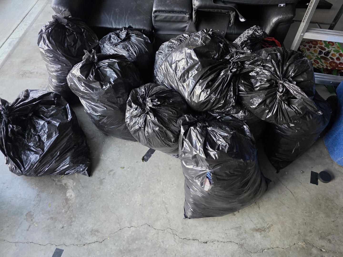 New with tags and used women's clothing. - photo 4