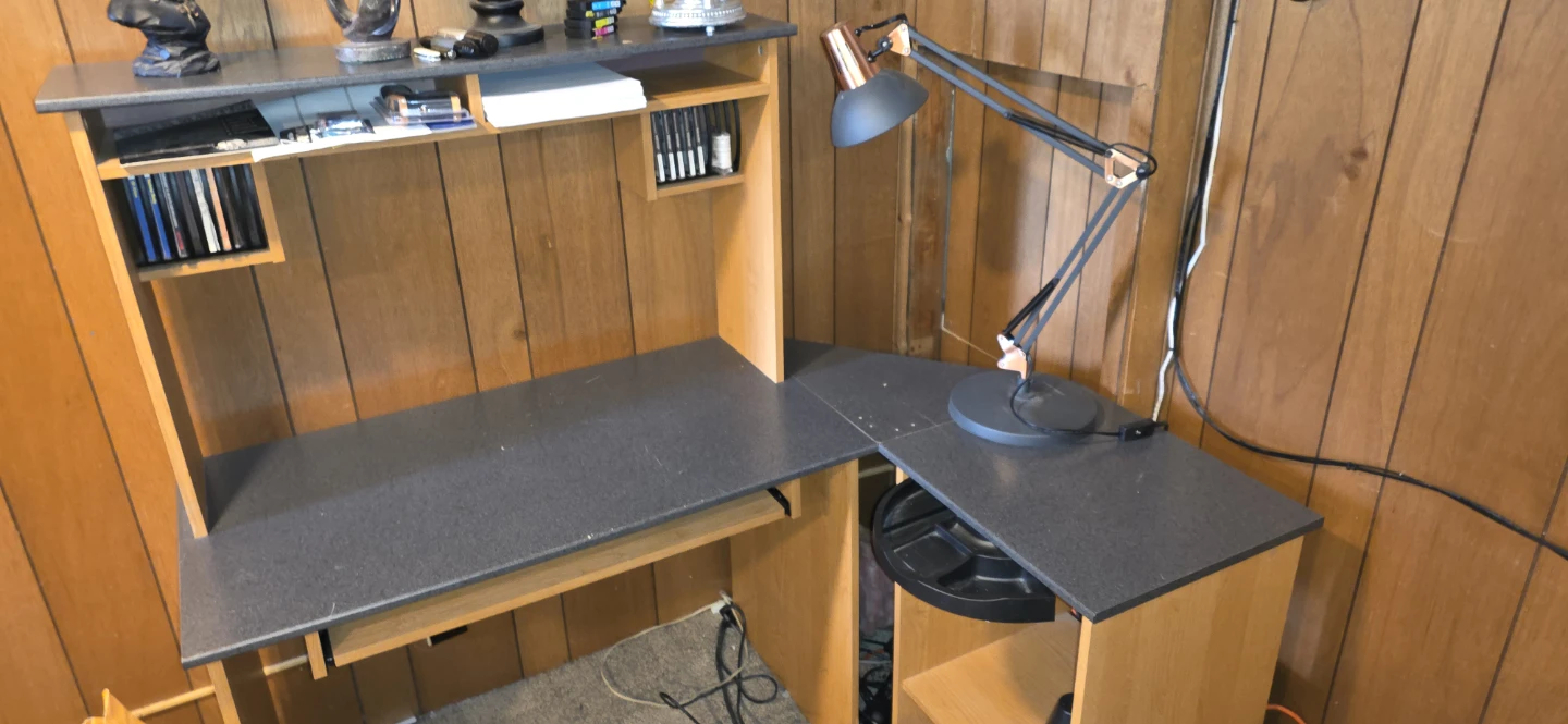 L-Shaped Corner Computer Desk with Keyboard Tray - photo 4