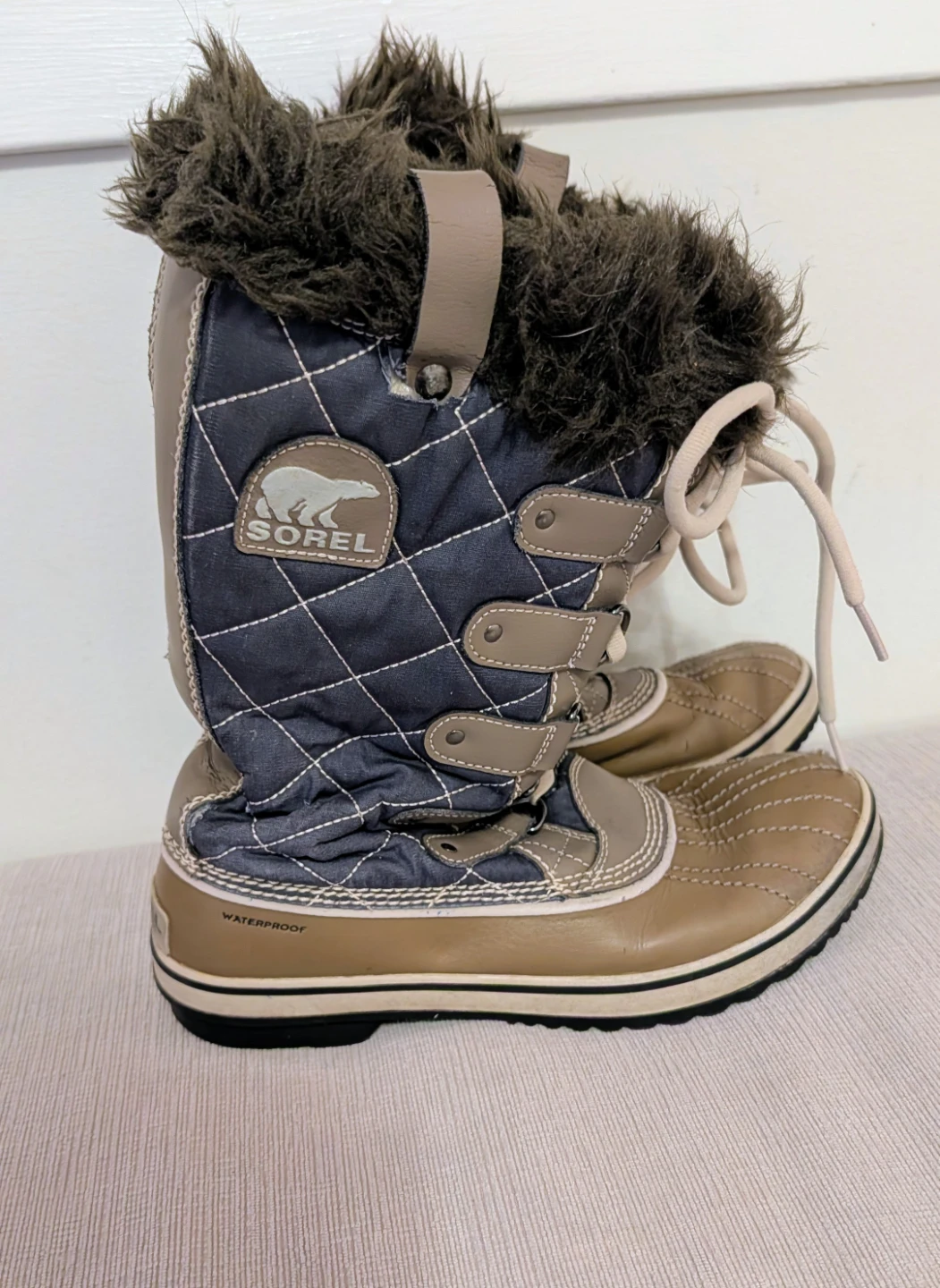 Sorel Women's Winter Boots - Size 9