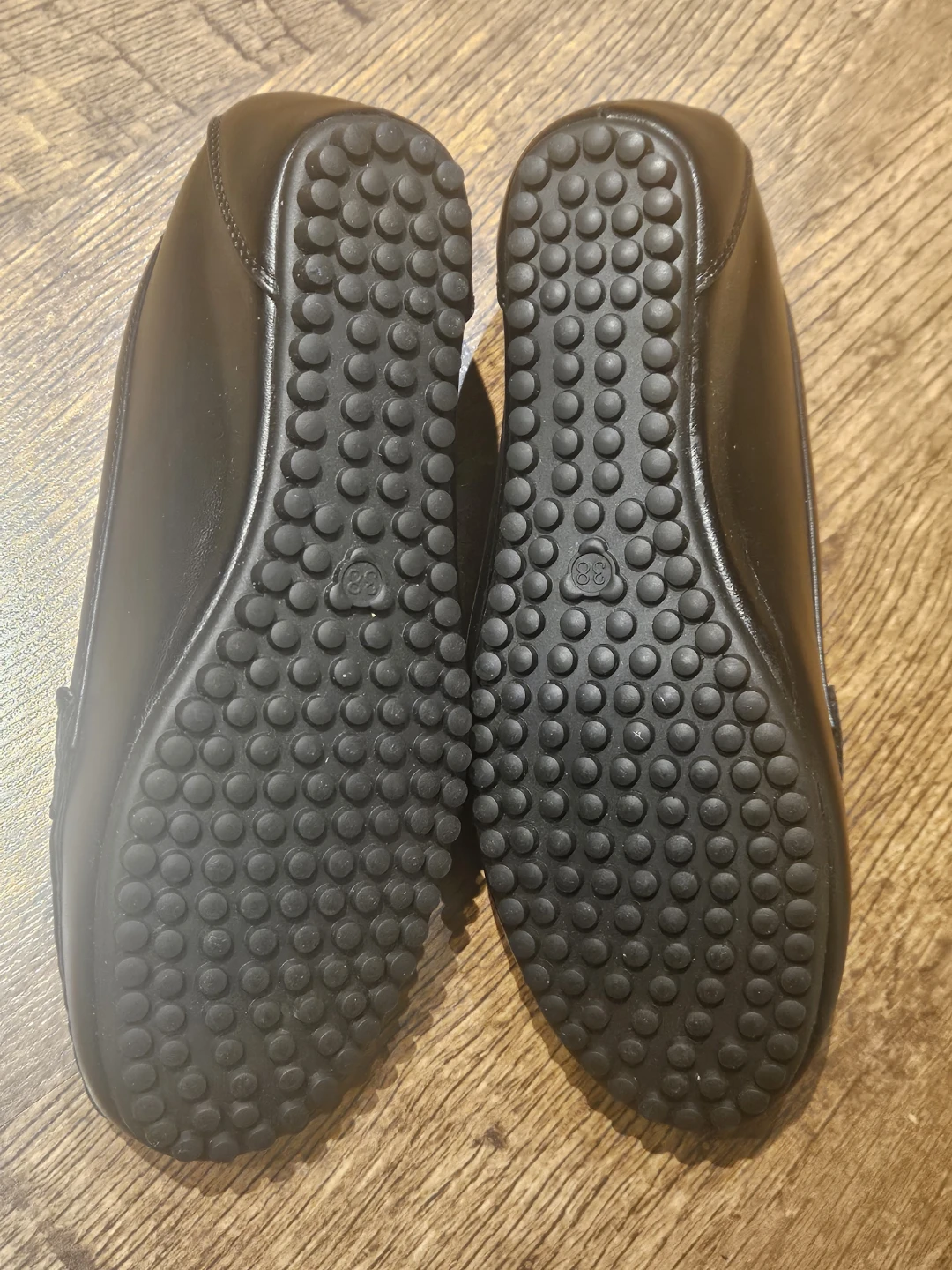 Women's  Black Leather Wedge Loafer- Size 8 🥕 - photo 3