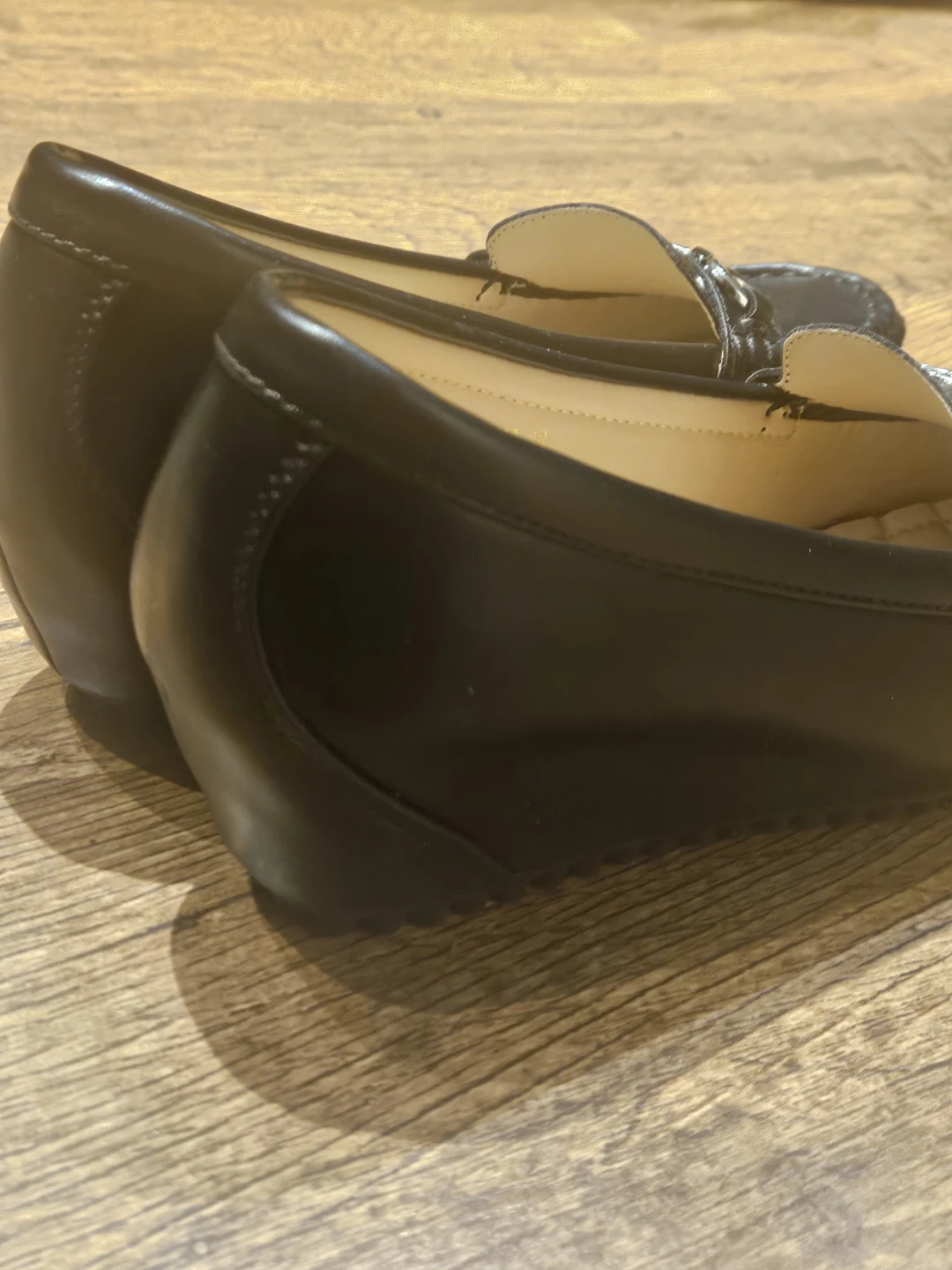Women's  Black Leather Wedge Loafer- Size 8 🥕 - photo 4