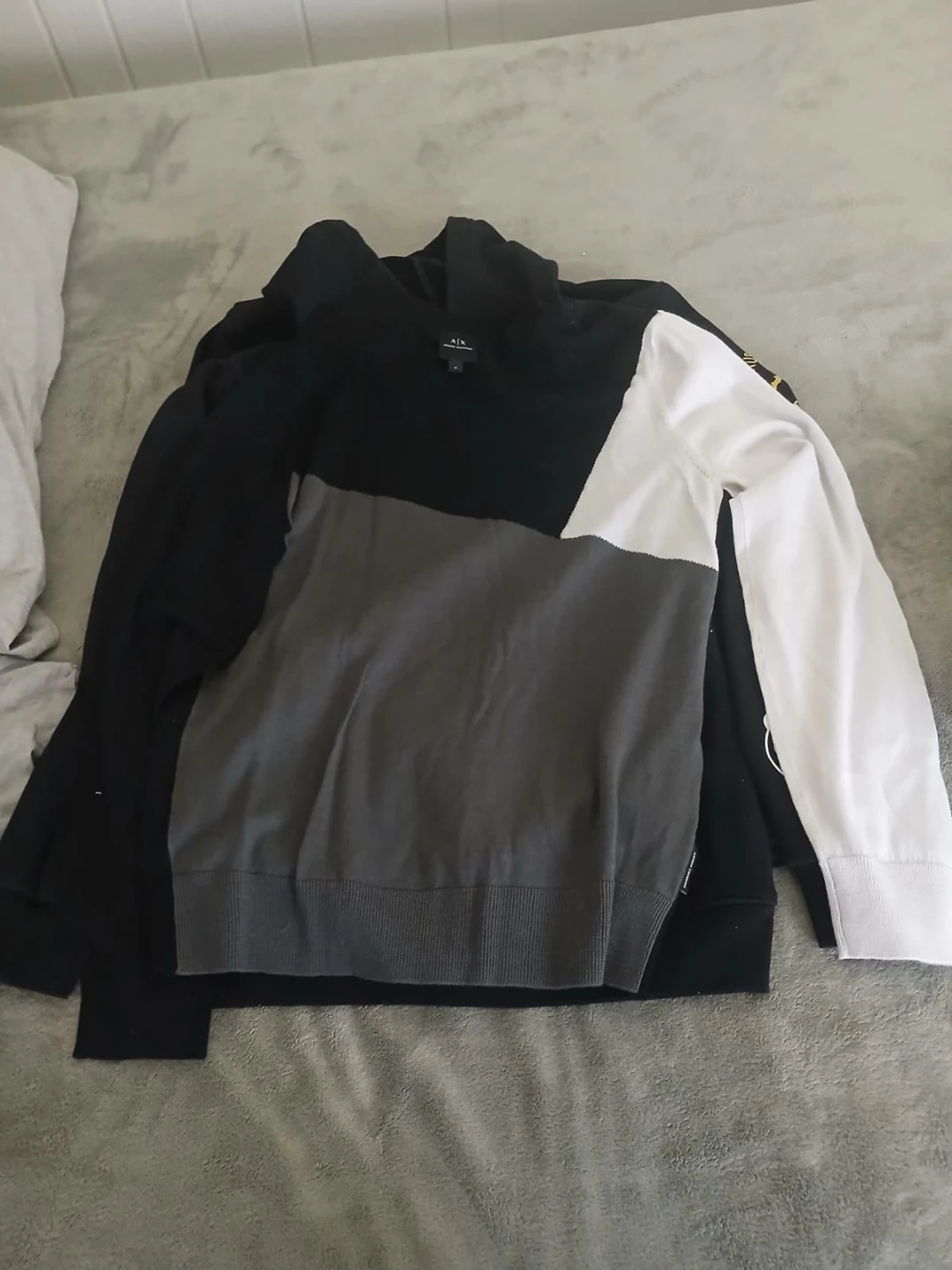 Bundle of 4 tops: hoodie, sweatshirt, jacket - photo 2