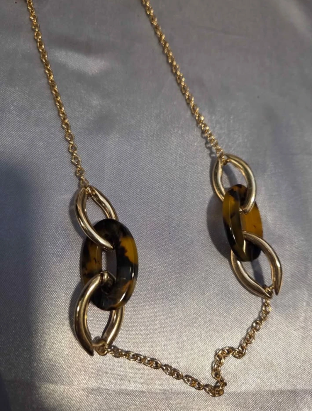 Vintage NRQ Tortoise Bead & Gold Tone Necklace - photo 3