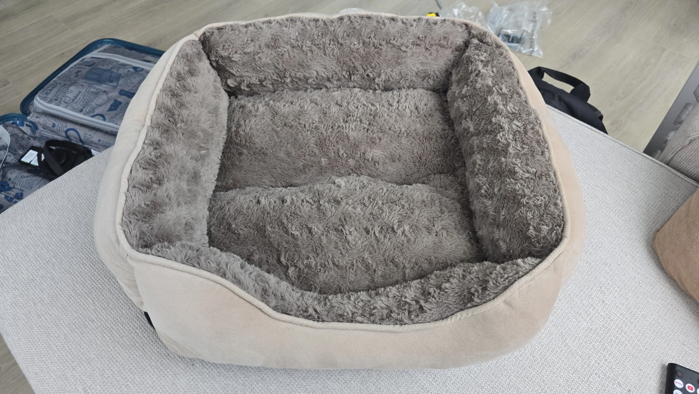 Cozy Pet Bed - Rose Swirl Faux Fur