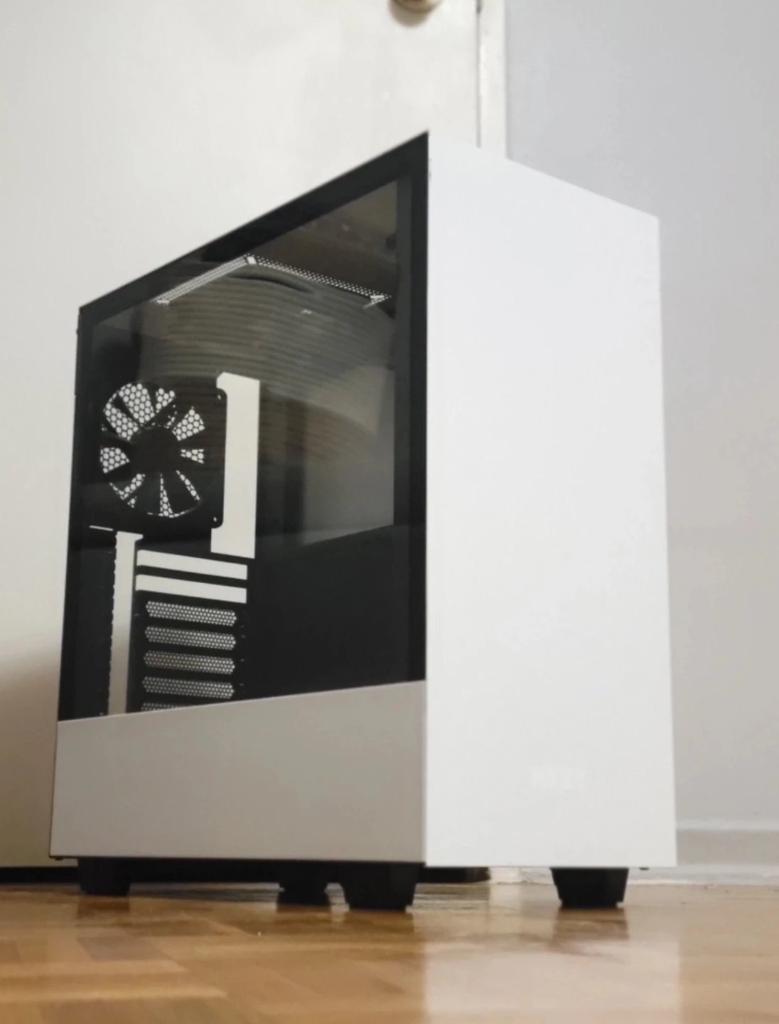 NZXT H510 White Mid-Tower PC Case - negotiable