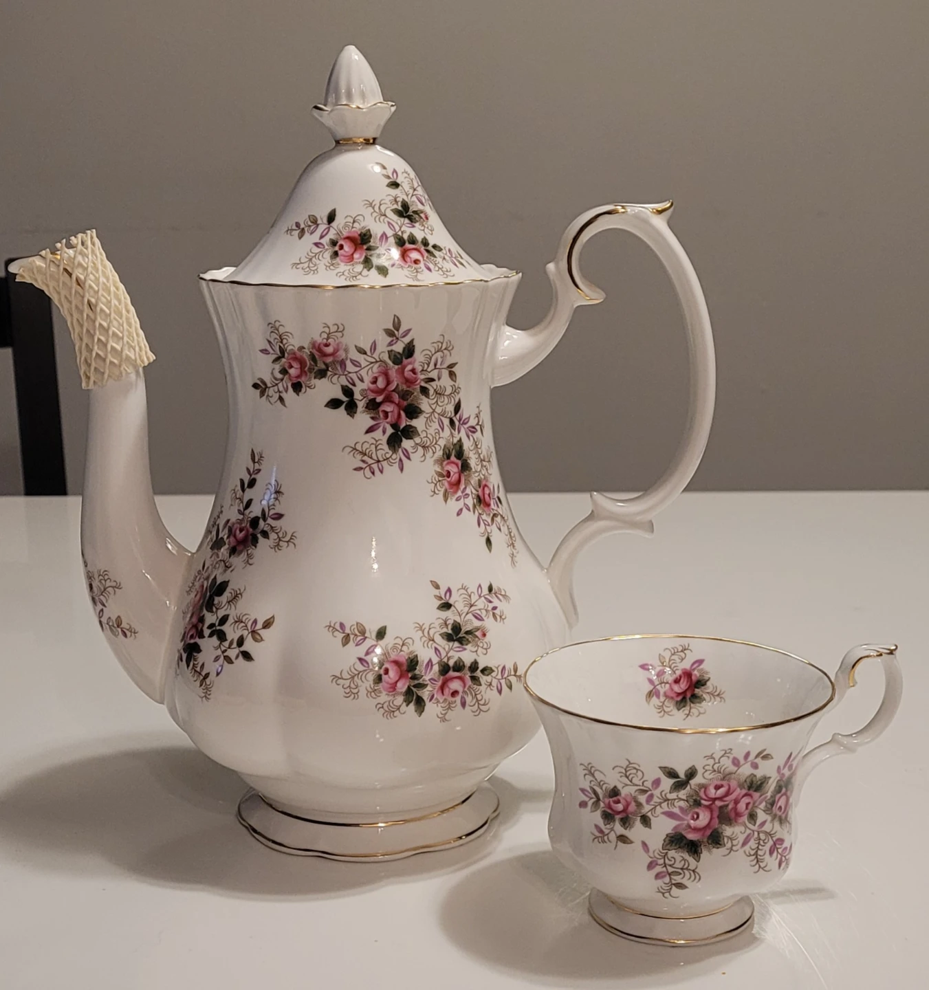 Royal Albert Lavender Rose Bone China Teapot - photo 5