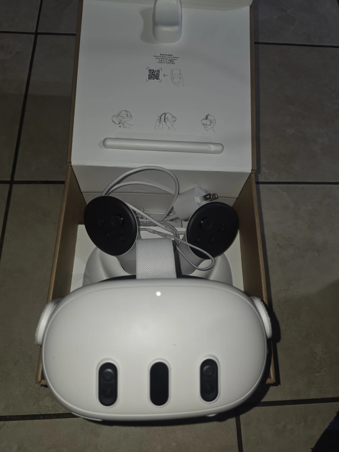 Meta Quest 3 VR Headset - Like New! - photo 2