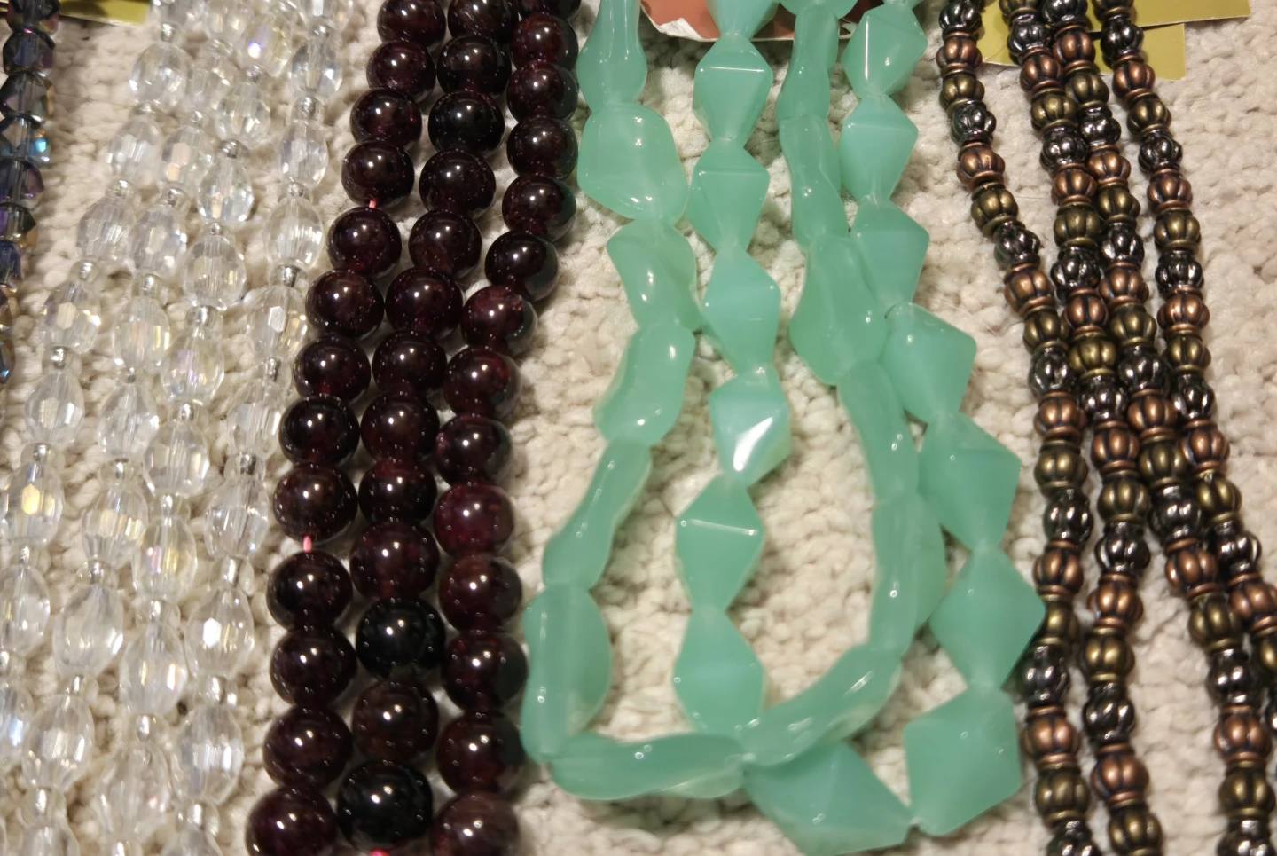 Lot of Assorted Bead Strands (Lot AE) - photo 5