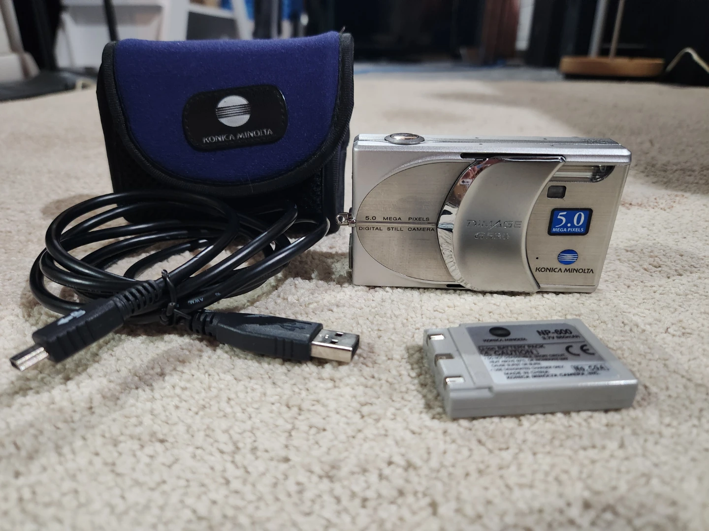 Konica Minolta Digital Camera - photo 2