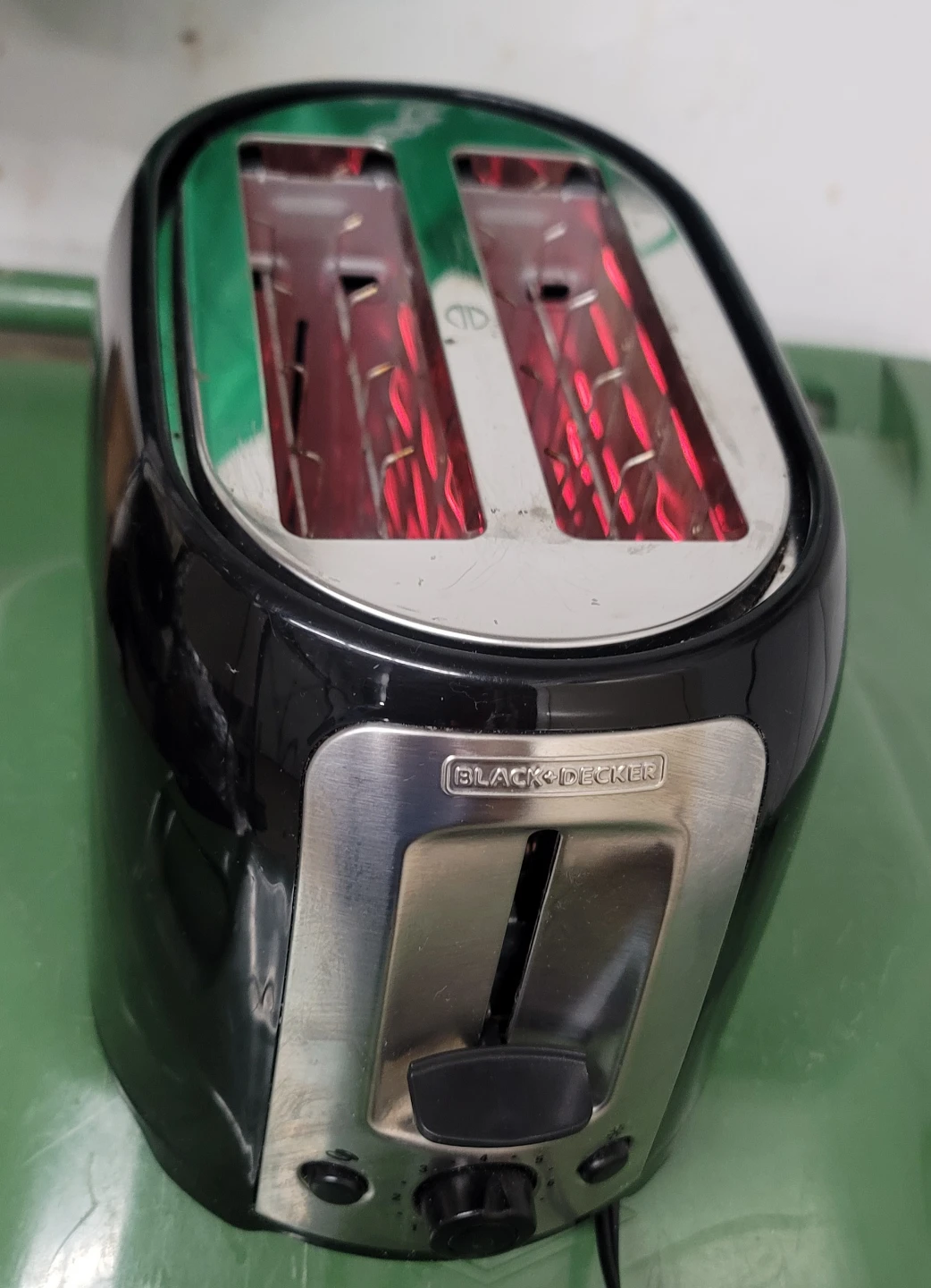 Black+Decker Toaster - photo 2