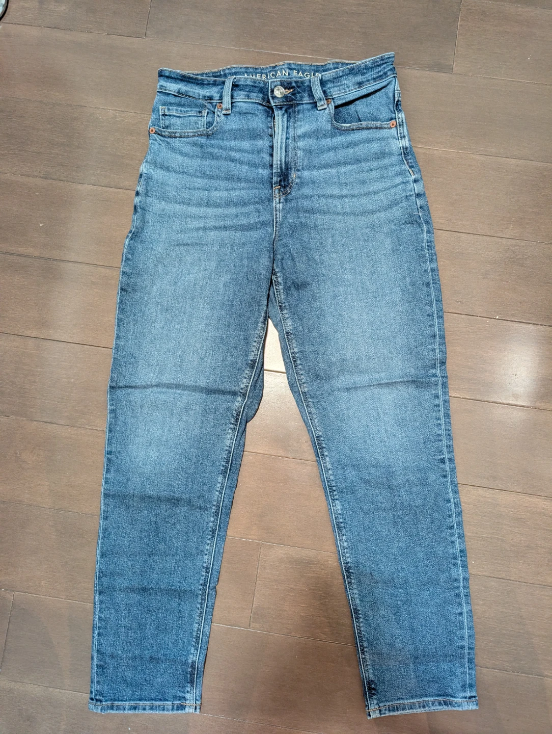 American Eagle Mom Jeans - Size 6