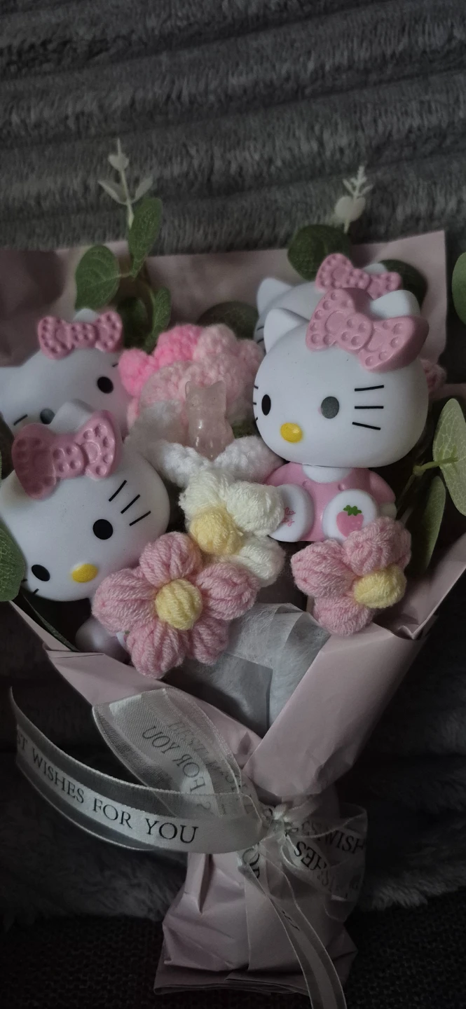 Hello Kitty Bouquet With Rose Quartz Cat. - photo 3