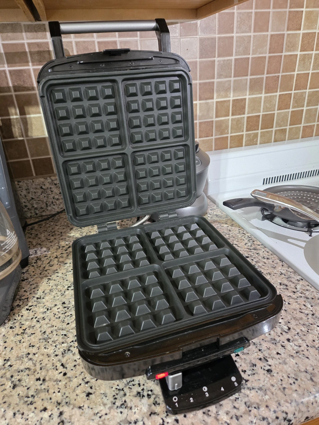 Cuisinart 4-Slice Belgian Waffle Maker - photo 2