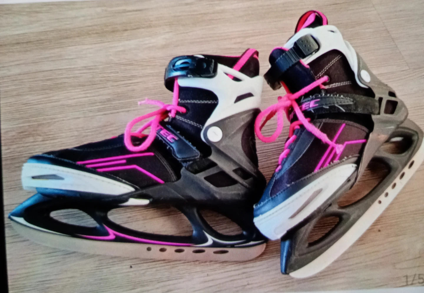 TEC Adjustable Ice Skates - Pink and Black