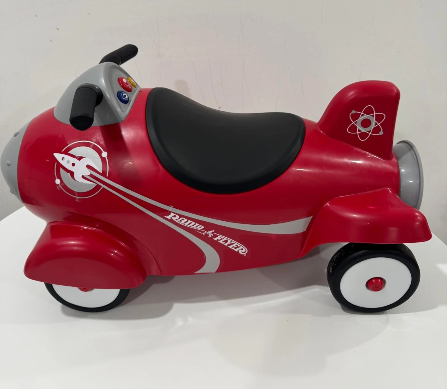 Radio Flyer Retro Rocket Ride on toy - photo 2