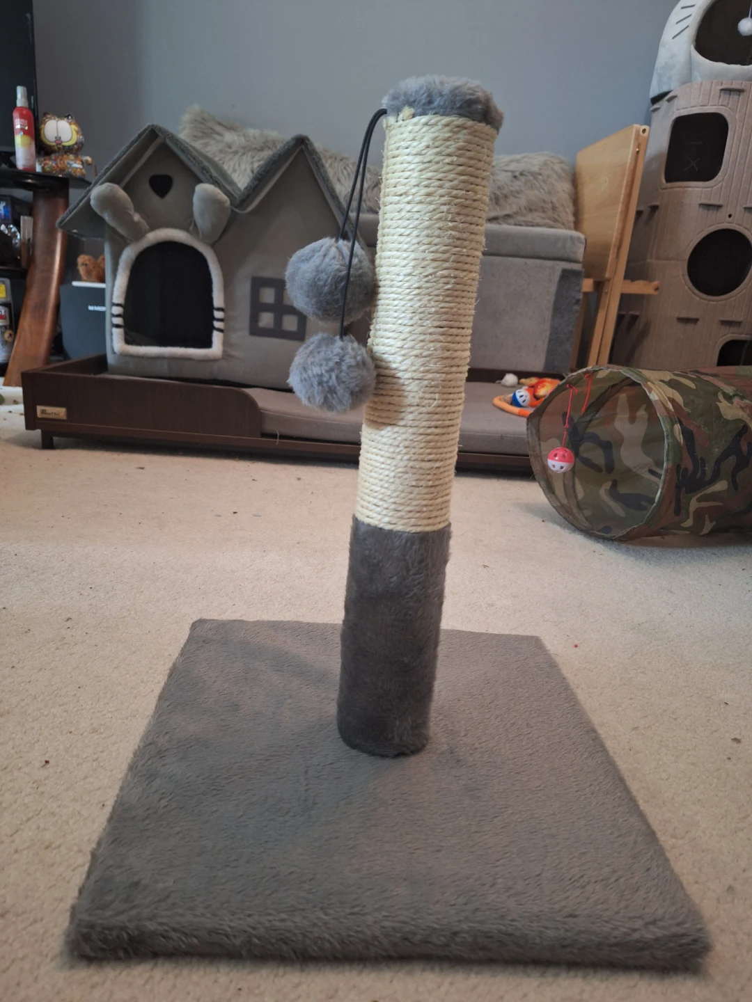 NEW Cat Scratching Post with Toys 😻 - photo 2