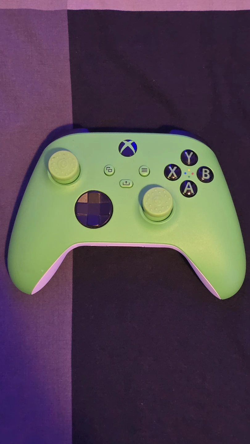 Xbox Wireless Controller – Velocity Green