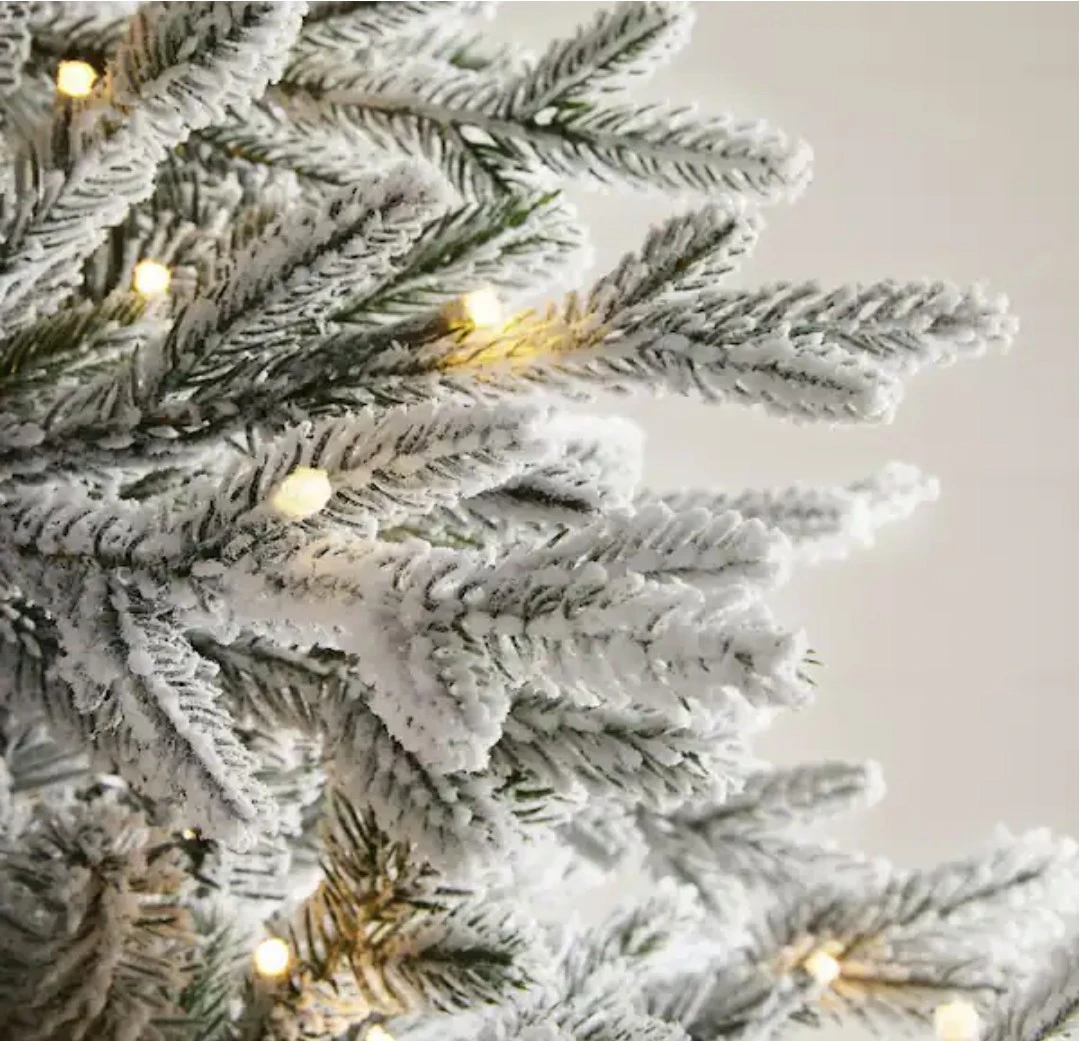 7.5 ft Flocked LED Pre-Lit Christmas Tree - photo 4