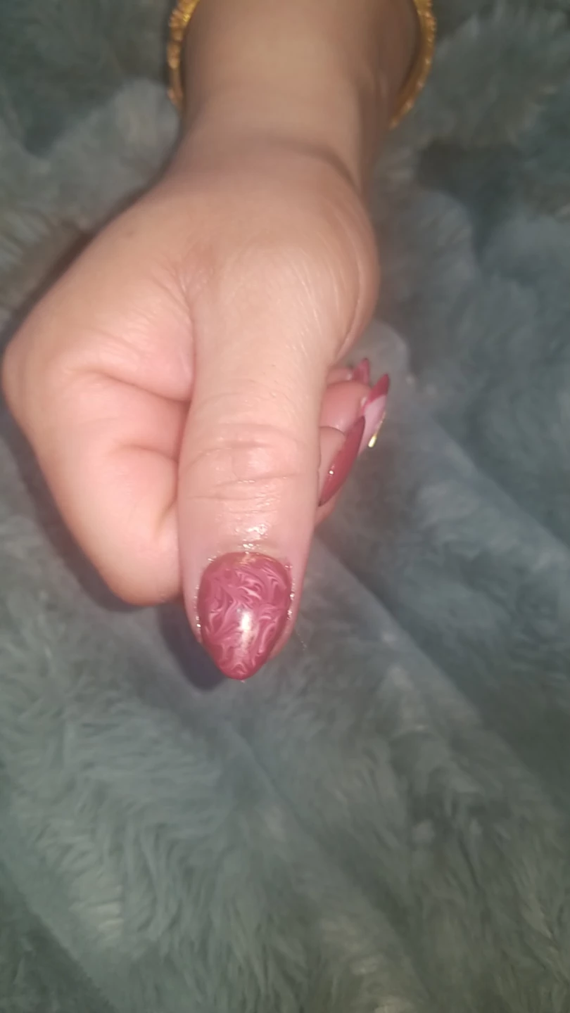 cute red marble nails - photo 2