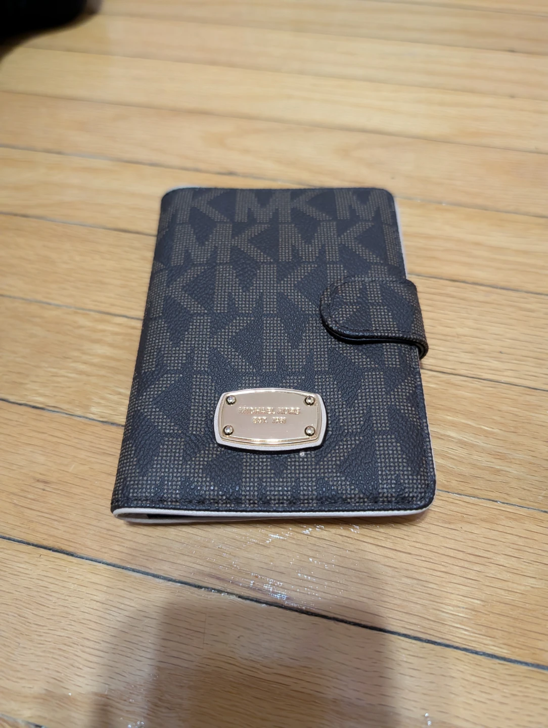 Michael Kors Passport Holder/wallet - photo 2