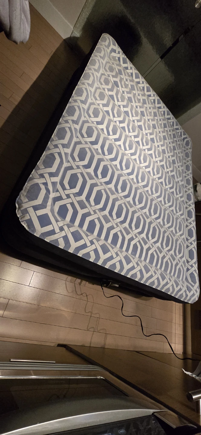 Built-in pump qeen Air Mattress