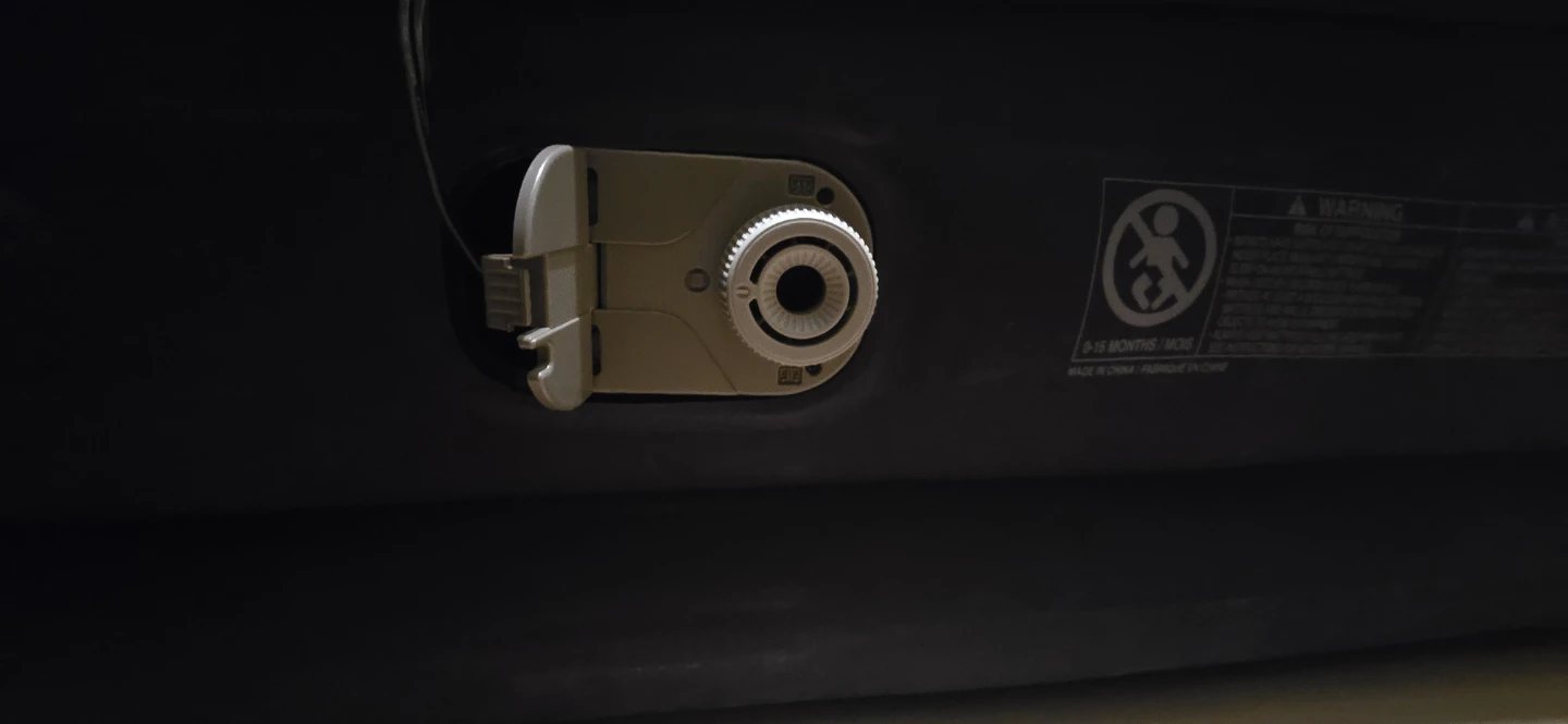 Built-in pump qeen Air Mattress - photo 4