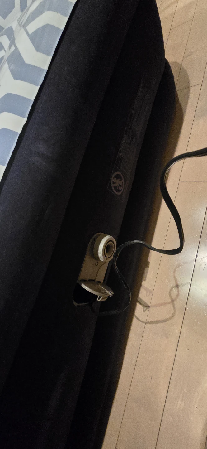 Built-in pump qeen Air Mattress - photo 5