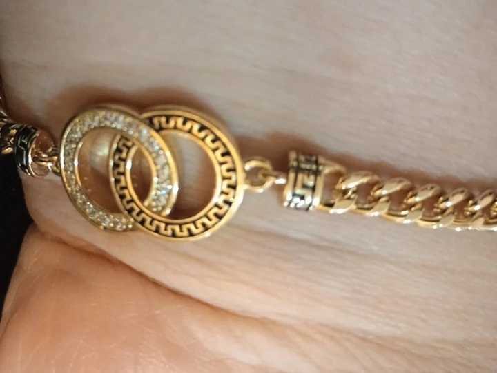 Gold Tone Interlocking Ring Bracelet with Rhinestones