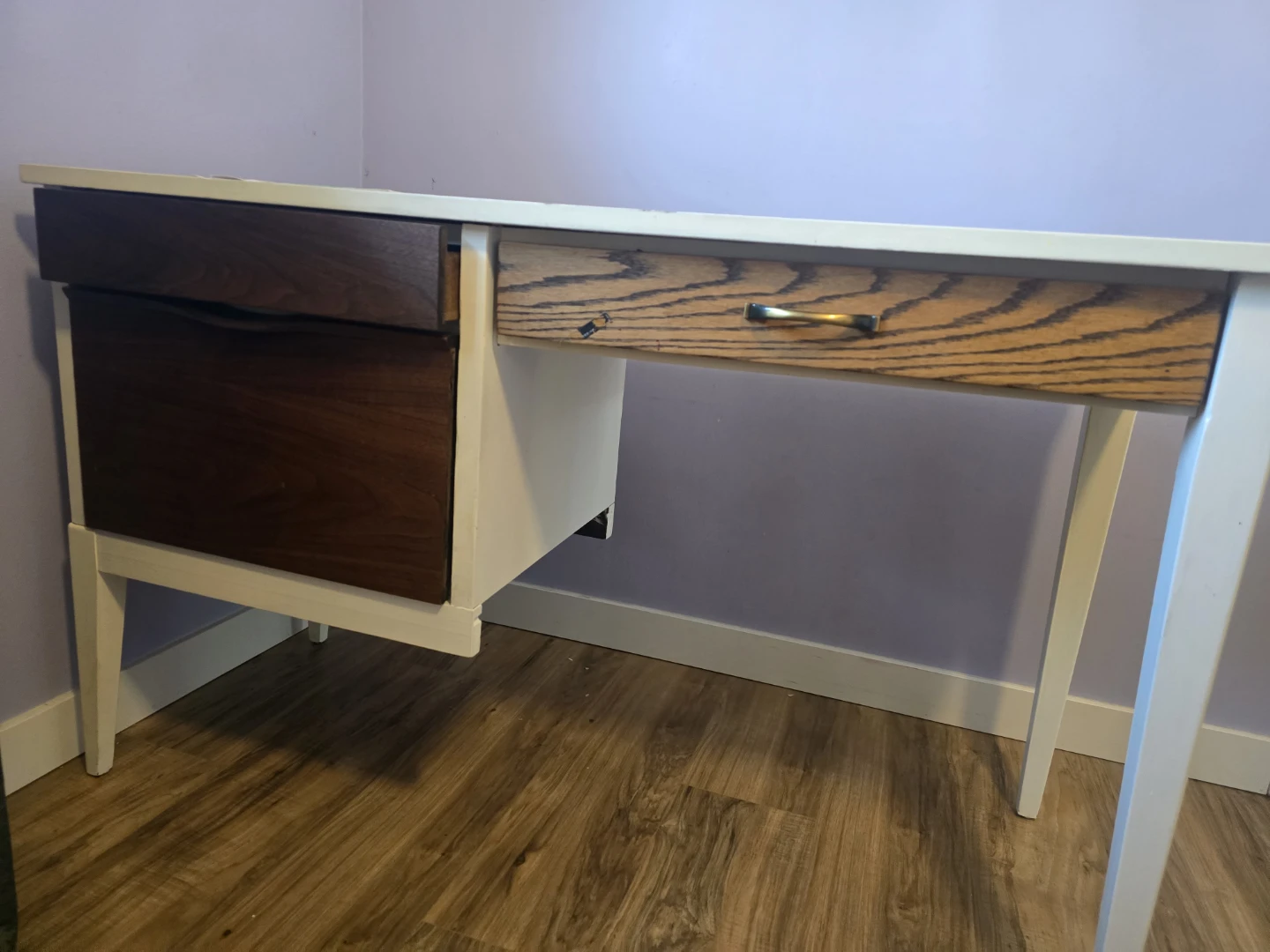 Free desk