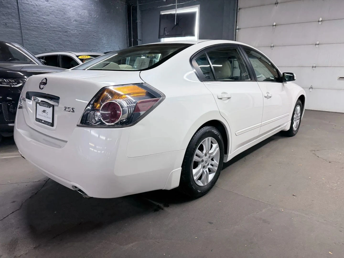 **2010 NISSAN ALTIMA** LOW MILEAGE •. RUNS GREAT - photo 4