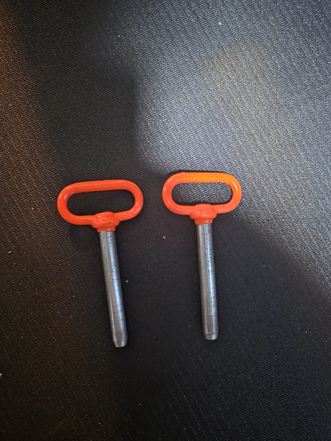 2x Orange Safety Pins for 5/8 Rack 🧡