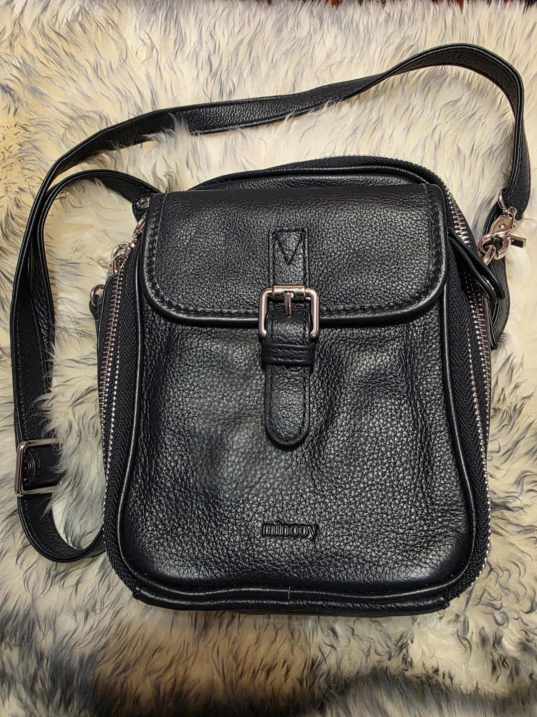 Minooy Navy Leather Crossbody Bag