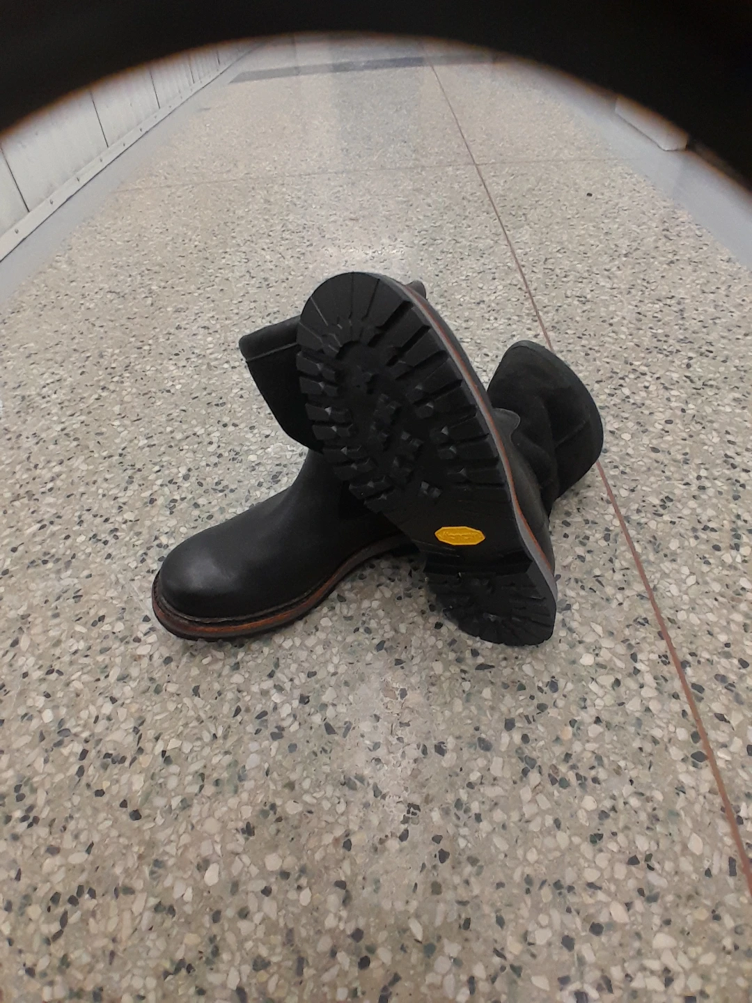 UGG Black Leather Boots Men's Size 9 - photo 5