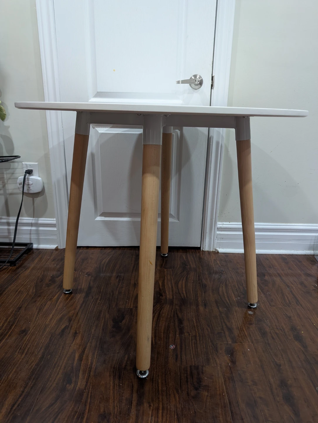 White Round Accent Table - photo 2