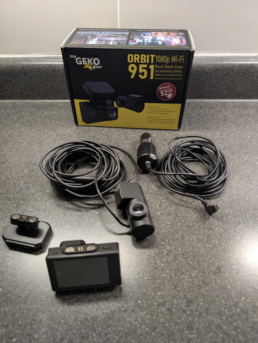 GekoGear Orbit 951 Dual Dash Cam - New in Box! - photo 3