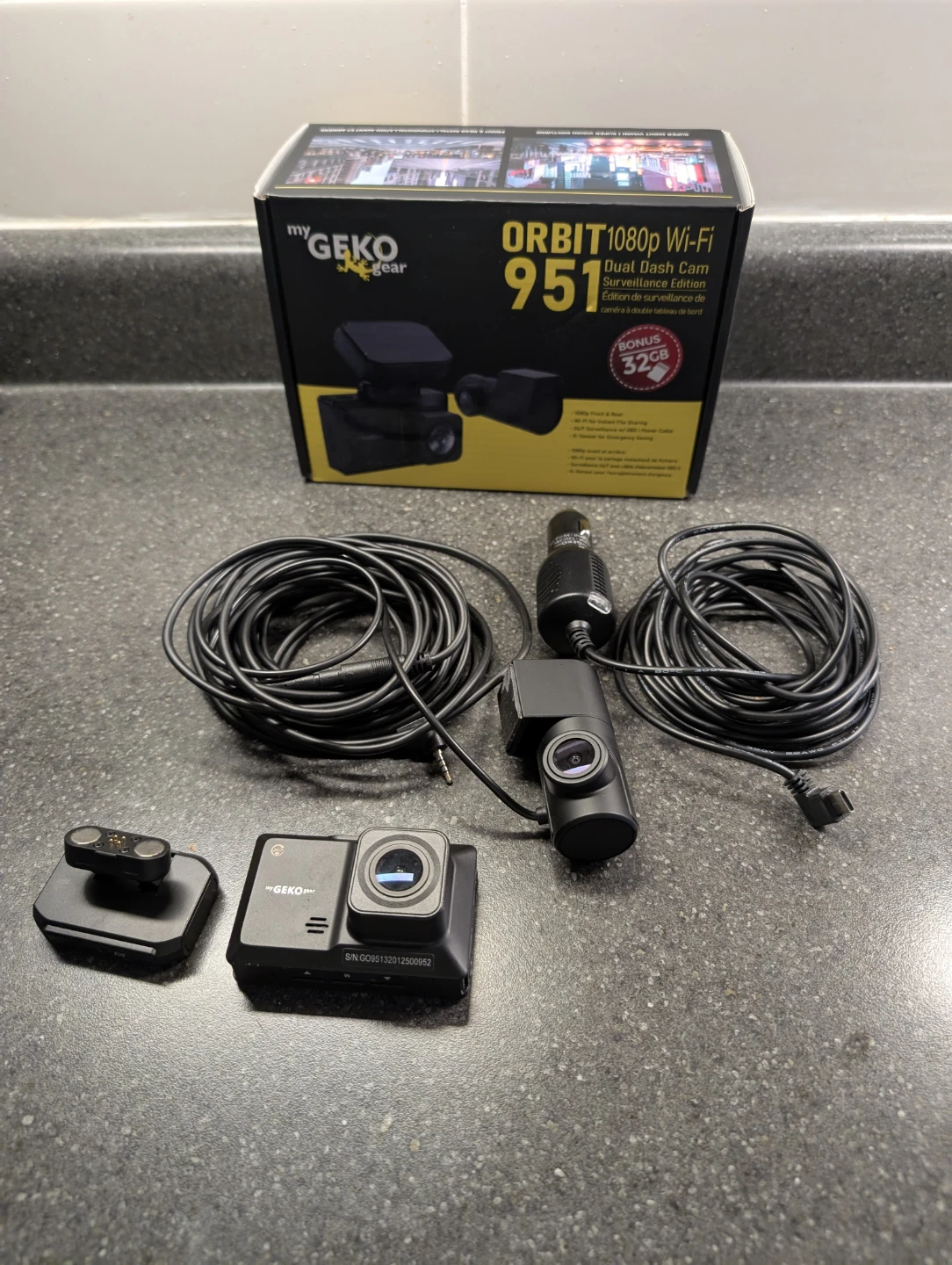 GekoGear Orbit 951 Dual Dash Cam - New in Box! - photo 4