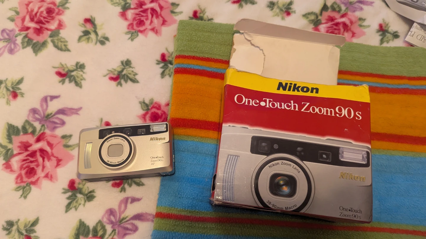 Nikon one touch zoom 90s 35mm new open box