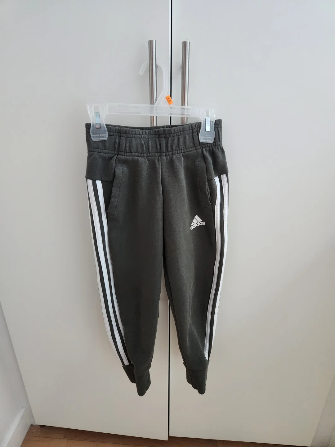 Adidas Jogger Pants - Size 7/8 (Kids)