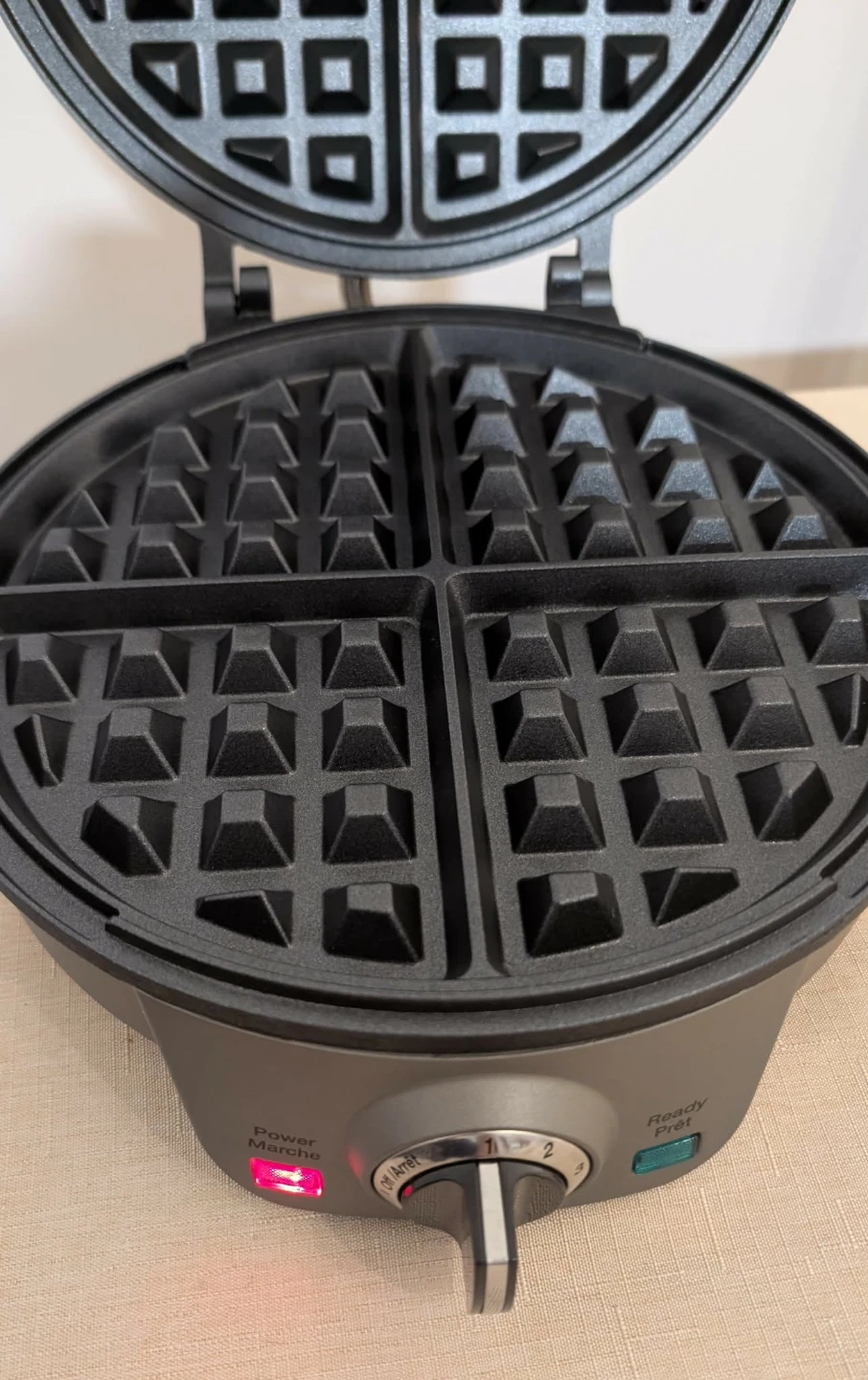 Cuisinart 4-Slice Belgian Waffle Maker - photo 3