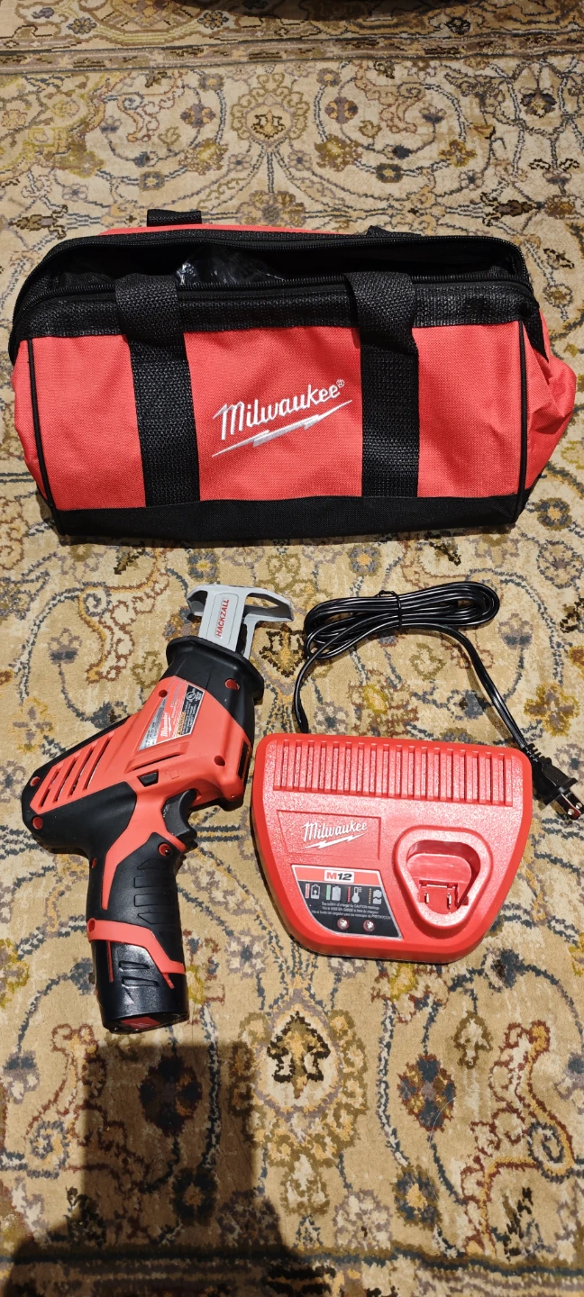 Milwaukee M12 Hackzall Reciprocating Saw Kit