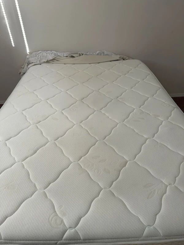 Beautyrest Classic Mattress, Box Spring & Metal Frame - photo 2