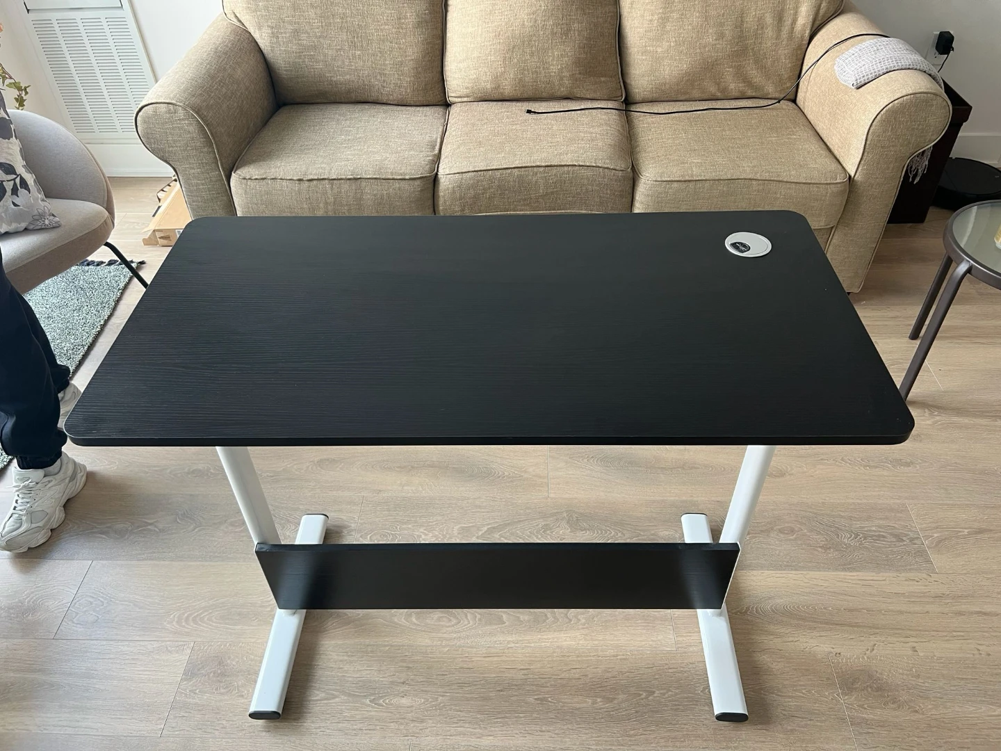 Desk - Black & White - photo 2