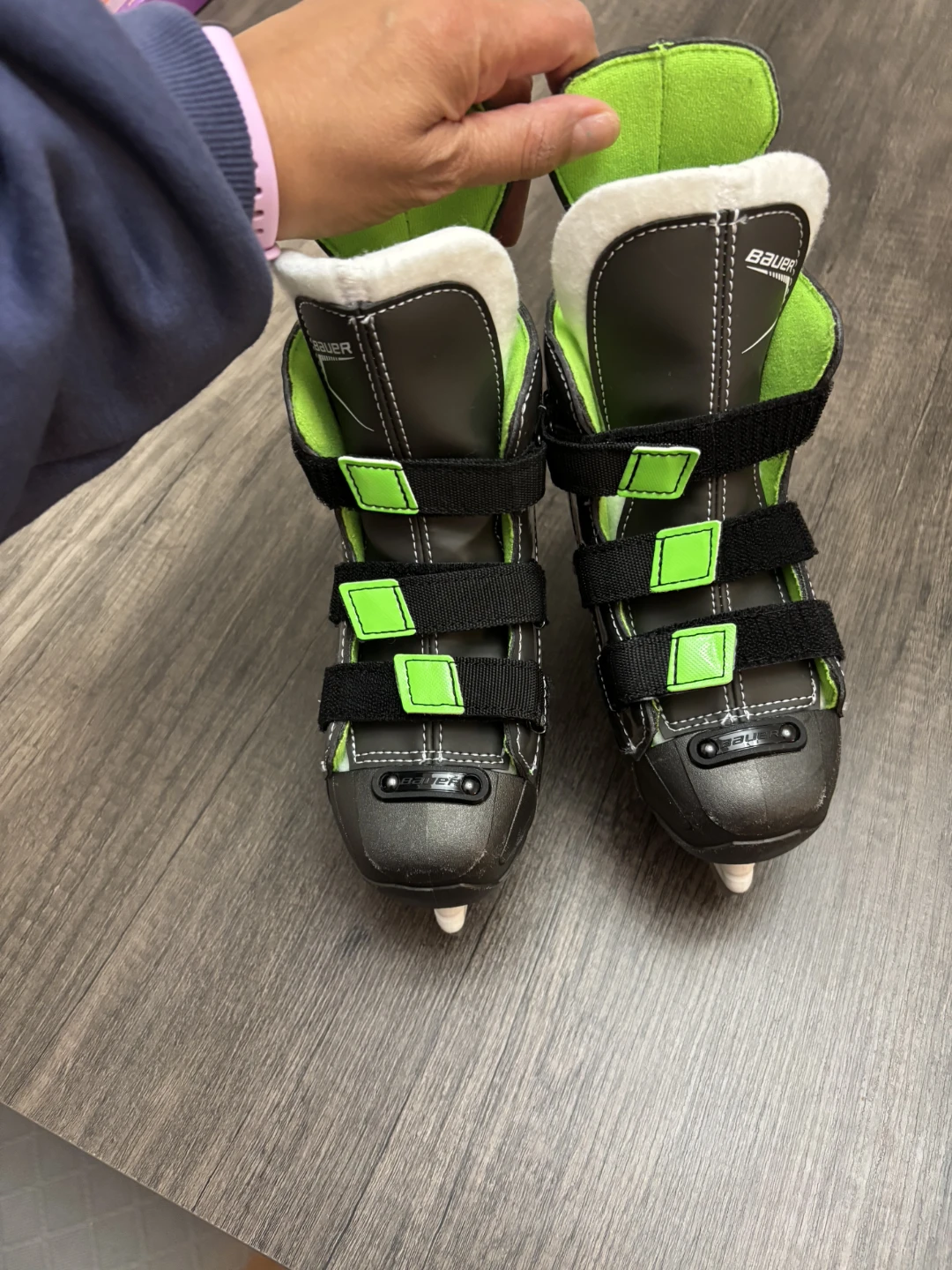 Bauer Youth Ice Skates - Size Y11