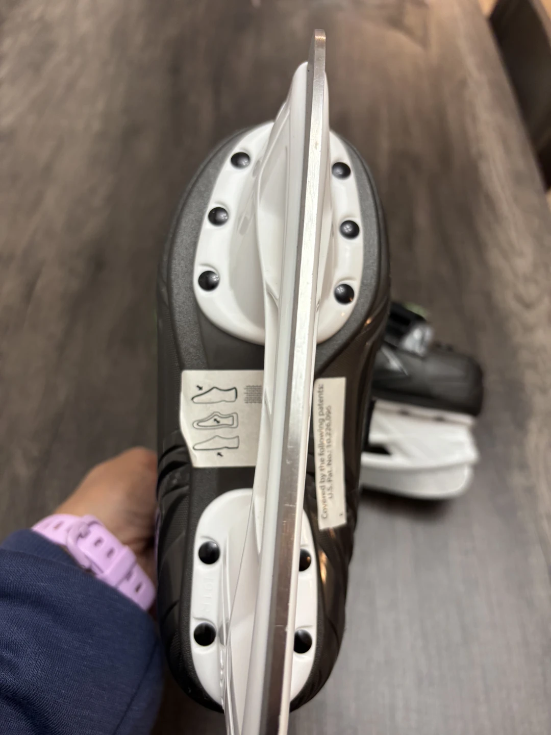 Bauer Youth Ice Skates - Size Y11 - photo 4
